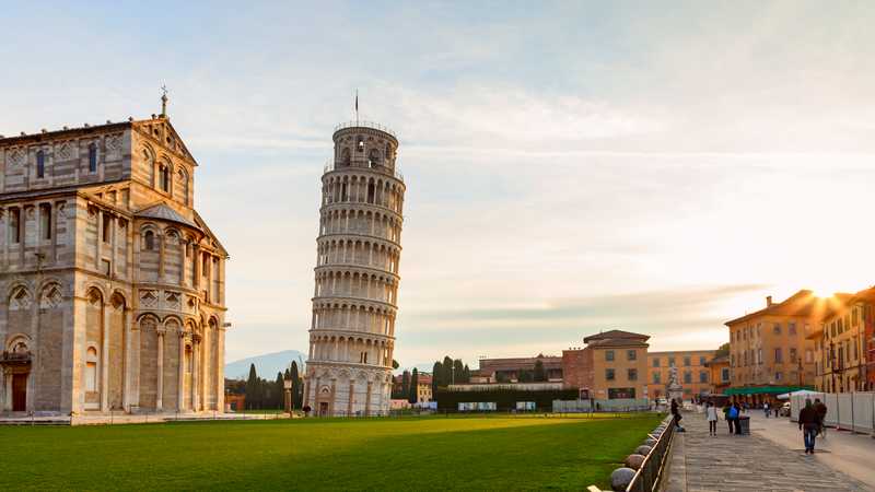 piazza dei miracoli view